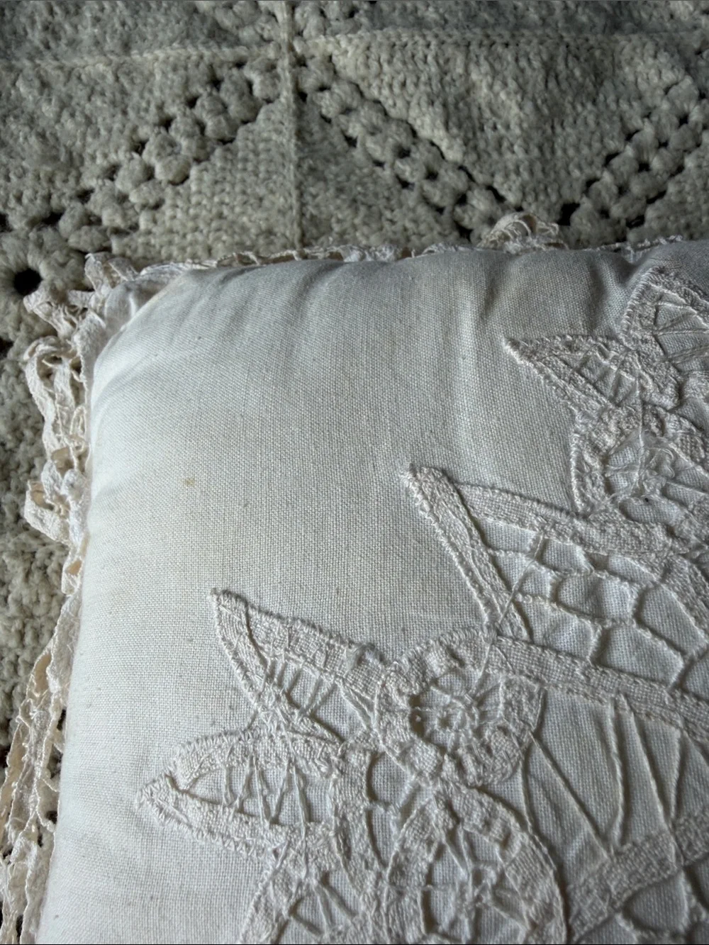 Handcrafted vintage Cream Decorative batternberg lace Pillow some yellowing